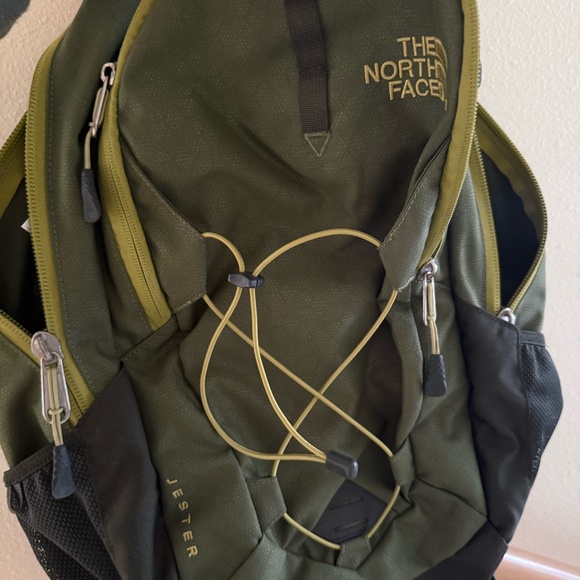 The North Face barely used - Picture 1 of 3